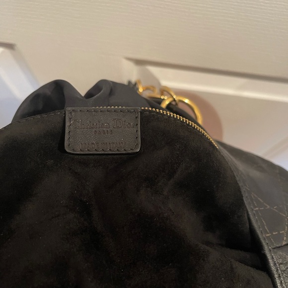 CHRISTIAN DIOR
Quilted Cannage Large Chain Tote - Picture 9 of 15